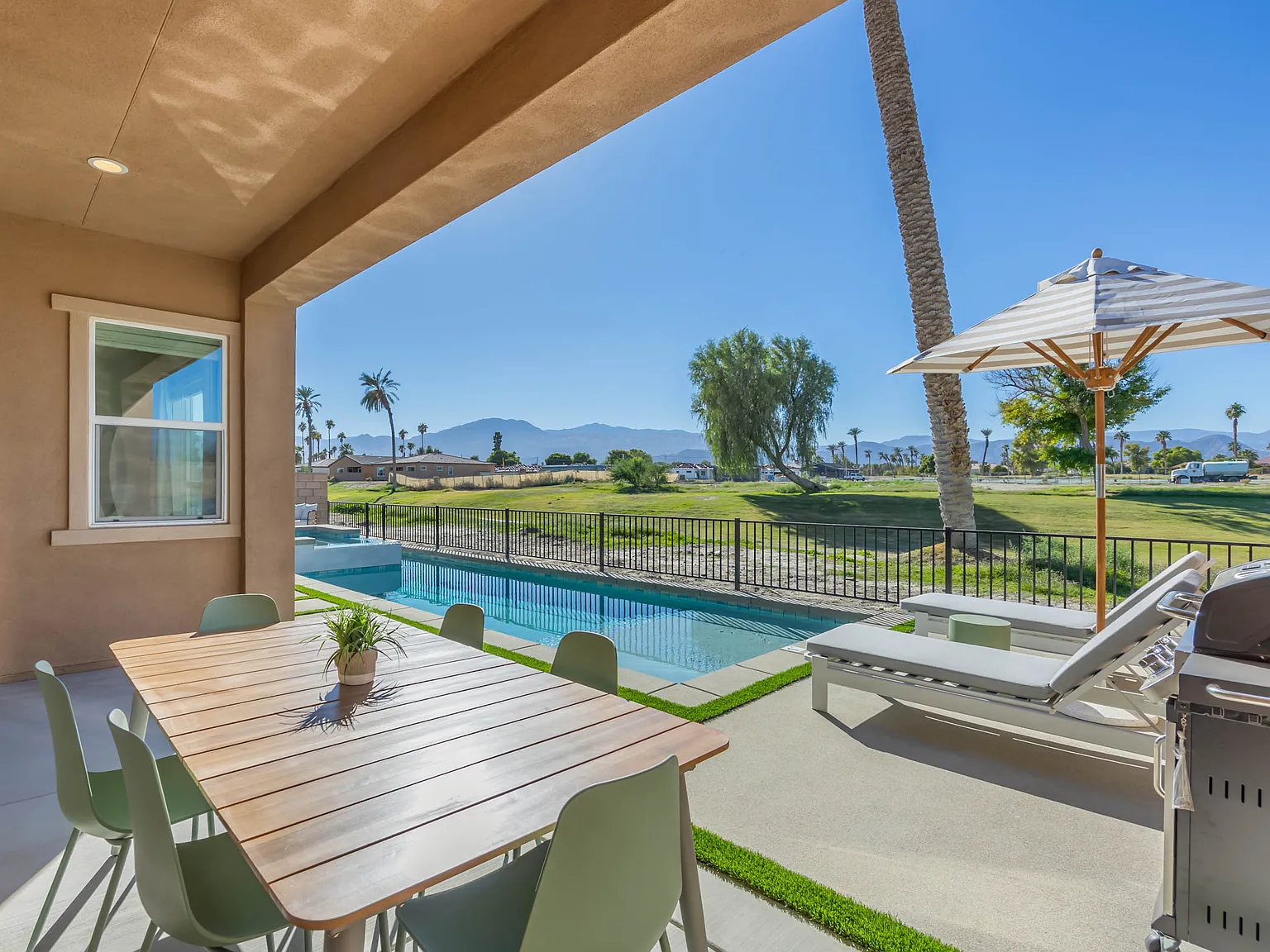 3 bed, 2.5 bath, 1996 sqft, $8,000 — Photo 3