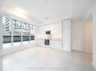 400 King St W #808, Toronto, ON M5V 1K2