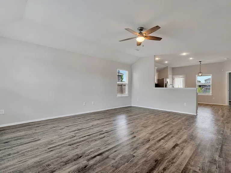 1181 S Ivory Bill Ln — Photo 4
