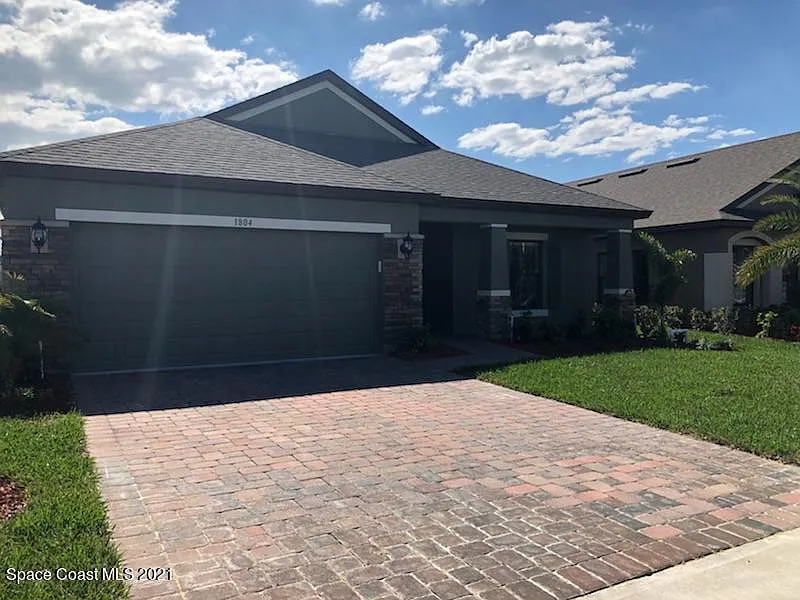 4 bed, 2.0 bath, 1862 sqft, $2,495 — Photo 2