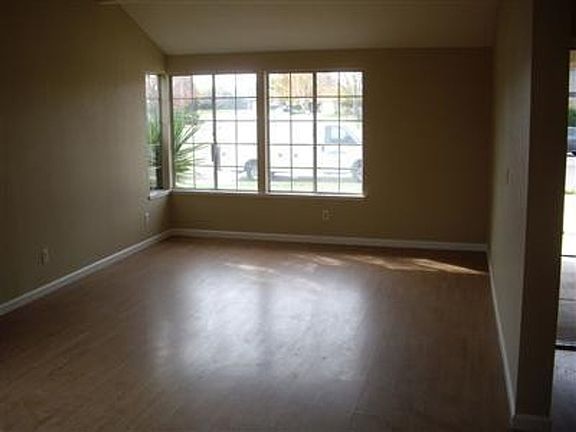 5th image of 841 Vintage Oak Ave