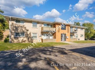 3 Scotdale Rd #1, La Grange Park, IL 60526