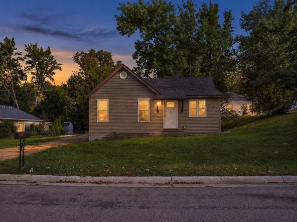 316 Paquin St W, Waterville, MN 56096