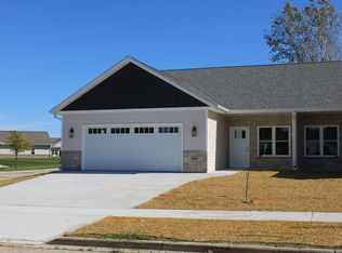 509 Emerald Point UNIT 16, Kewaskum, WI 53040