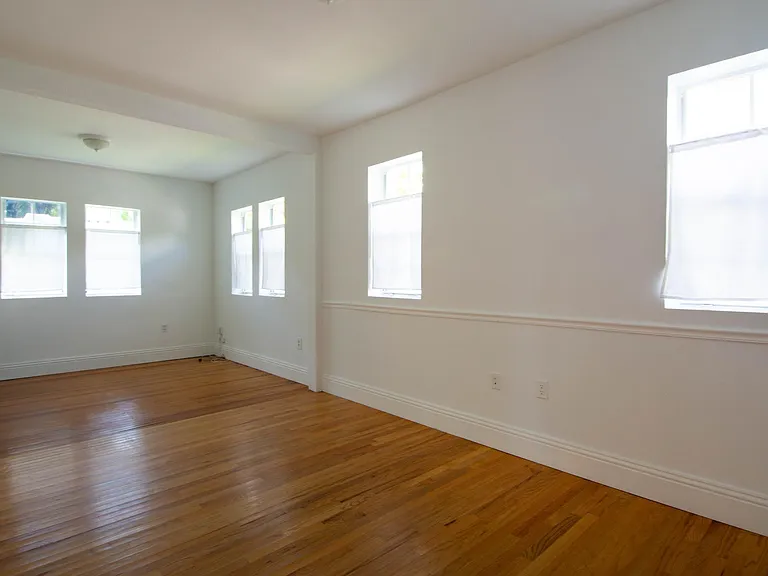 336 SW 18th Ter — Photo 14