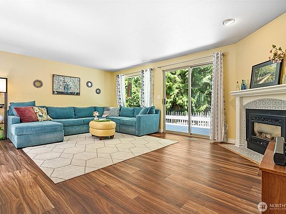 5th image of 11 Whistling Swan Place