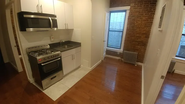 Rented by Downtown Mgt & Realty LLC | media 10