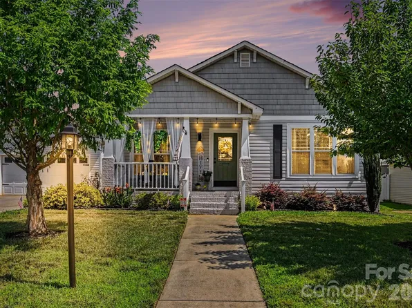 124 Tarrington Dr, Statesville, NC 28625