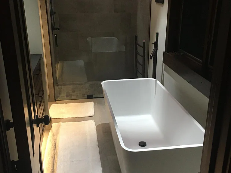 2nd ensuite bathroom