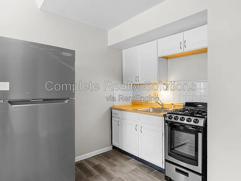 2323 Woodson Rd #L — Photo 11