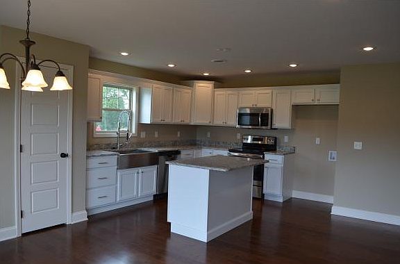 3rd image of 2039 Meadow Creek Ln