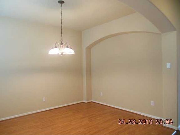 3rd image of 2211 Drake Falls Dr