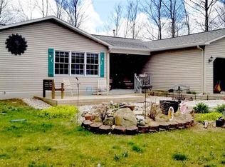403 Carter Creek Rd, Beulah, MI 49617
