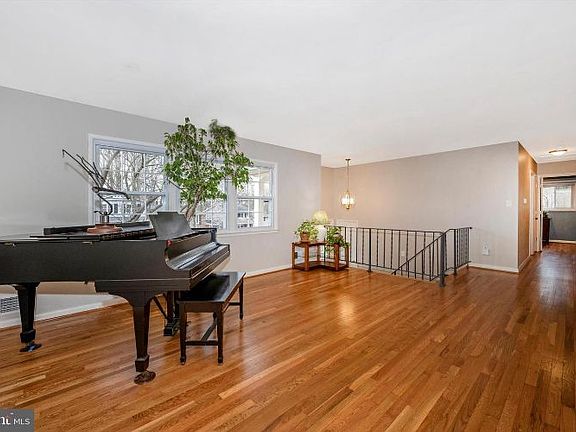 2nd image of 13509 Crispin Way