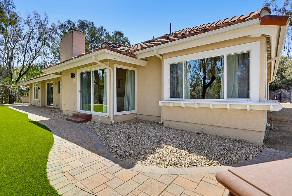 5 bed, 2.5 bath, 3771 sqft, $6,795 — Photo 4