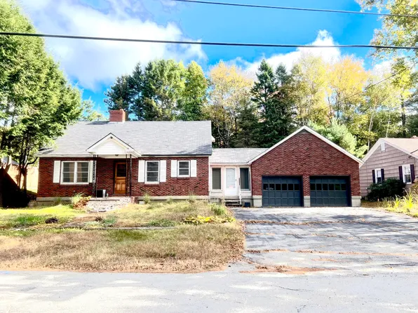 35 Grove Street, Millinocket, ME 04462