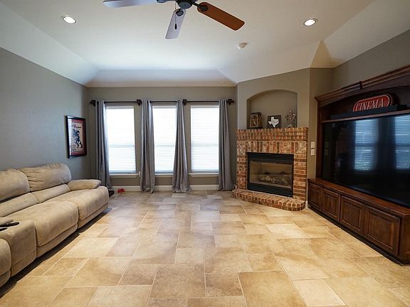 2nd image of 5910 Llano Ct