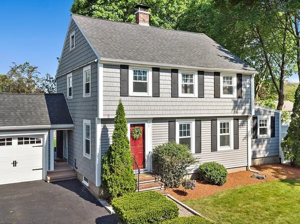 22 Brook St, Reading, MA 01867