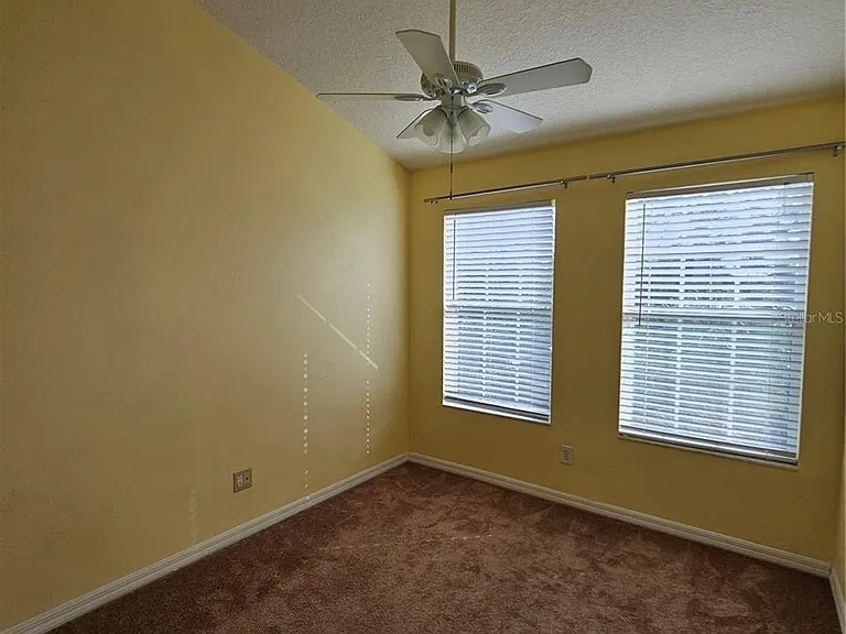2927 Pointeview Dr — Photo 16