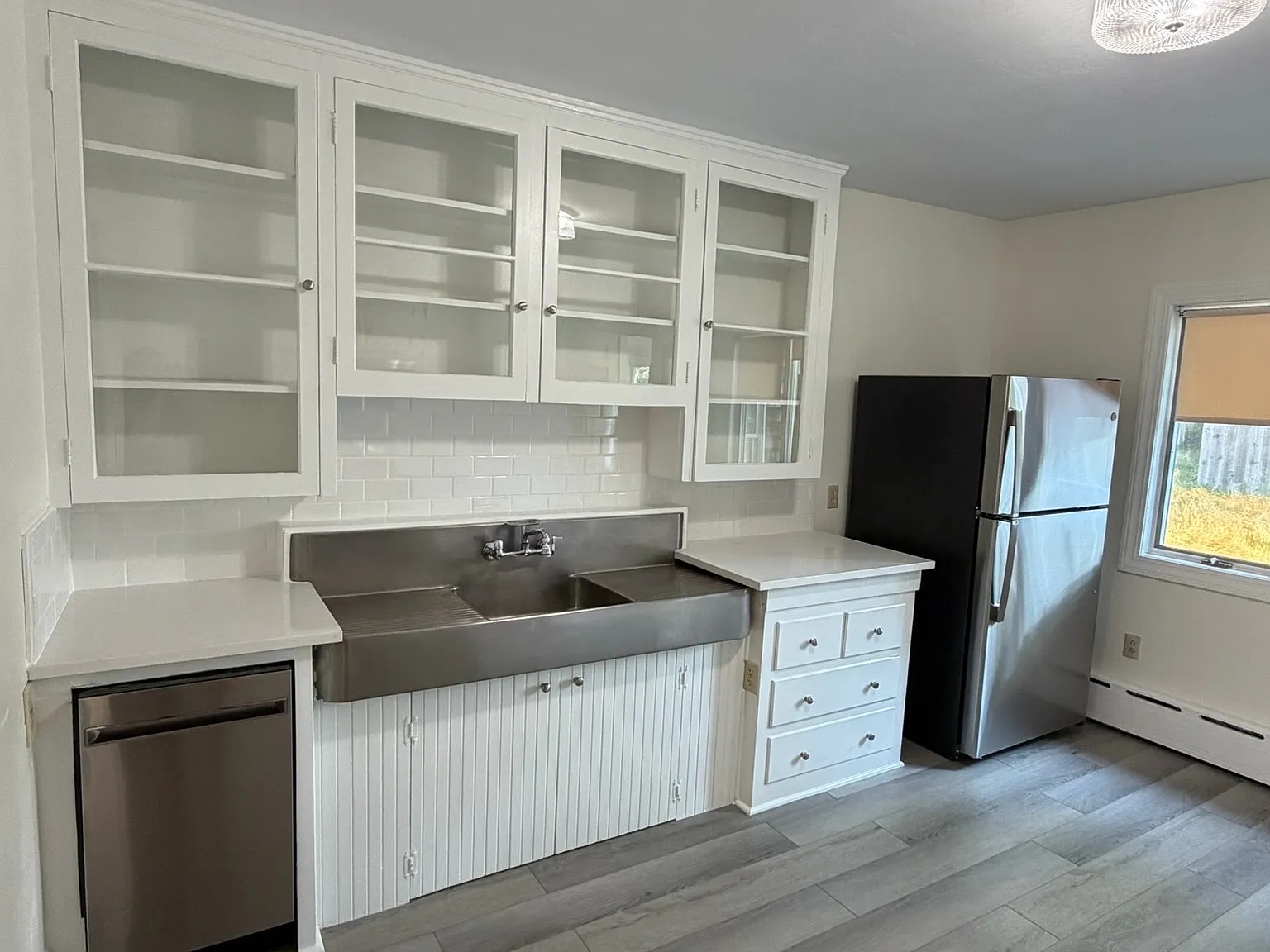 3 bed, 1.5 bath, 1302 sqft, $3,200 — Photo 1