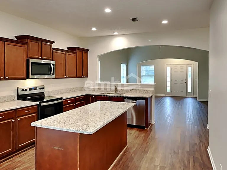 3331 Foxside Ln — Photo 3