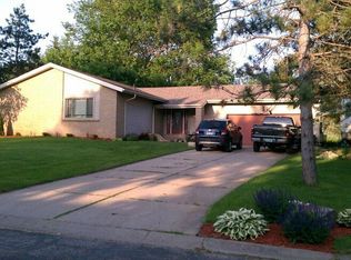 6760 Lansdown Dr, Dimondale, MI 48821