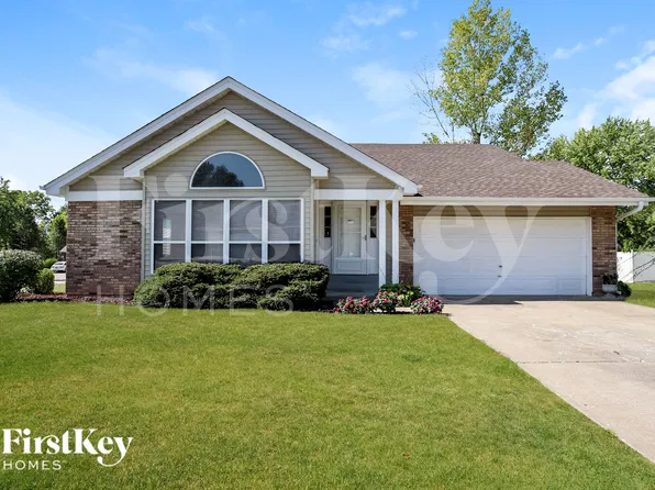 1121 Running Waters Dr, Saint Charles, MO 63304