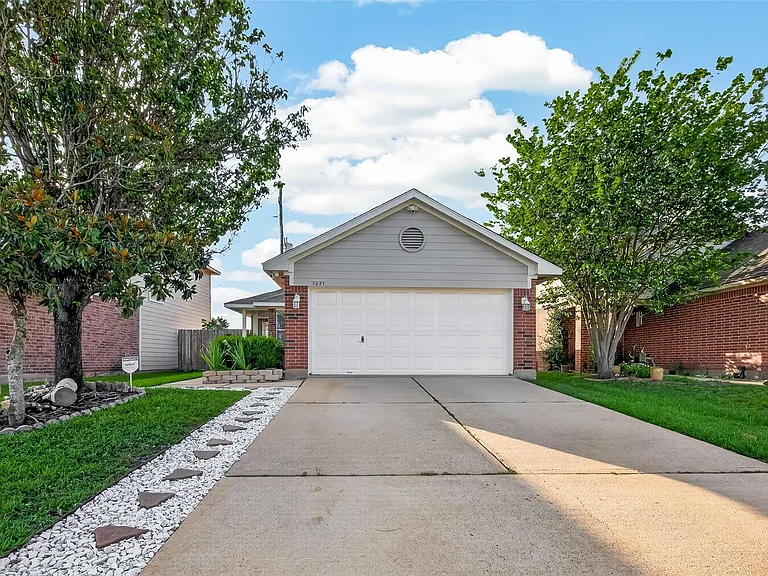 7231 River Pines Dr — Photo 3