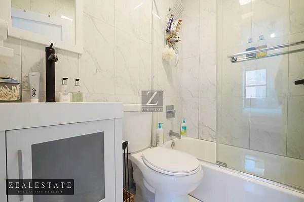 Rented by ZealEstate Group Inc | media 4