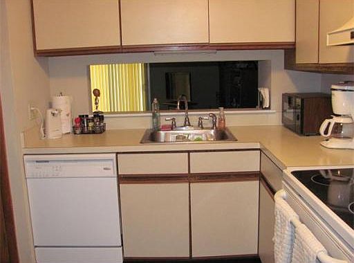 3rd image of 135 Highwood Dr #135