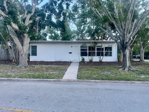 101 Ricardo Way NE, Saint Petersburg, FL 33704
