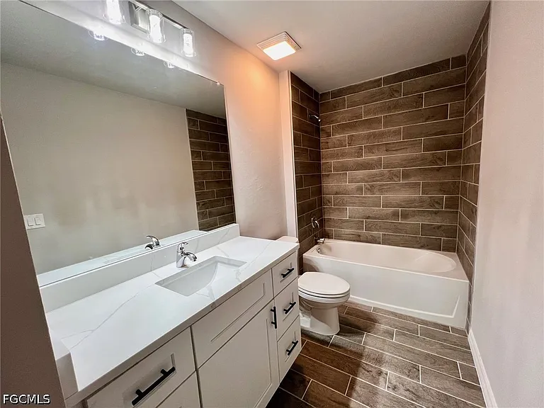 2706 56th St W — Photo 3