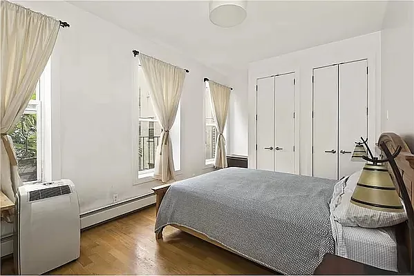 Rented by Bouklis Group | media 8