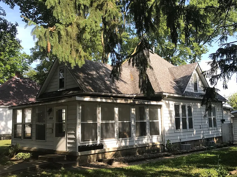 E Elm St — Photo 45