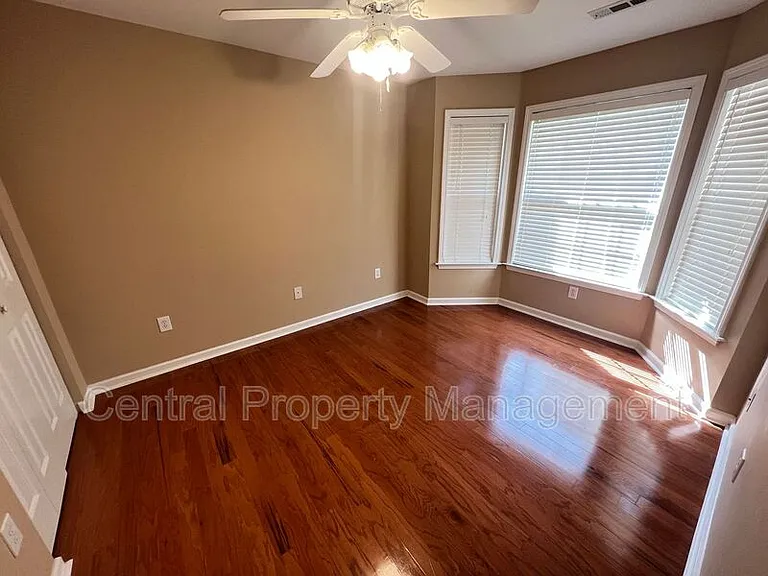 409 Falling Rock Way — Photo 6