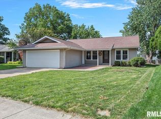 119 Springbrook Dr, Springfield, IL 62702