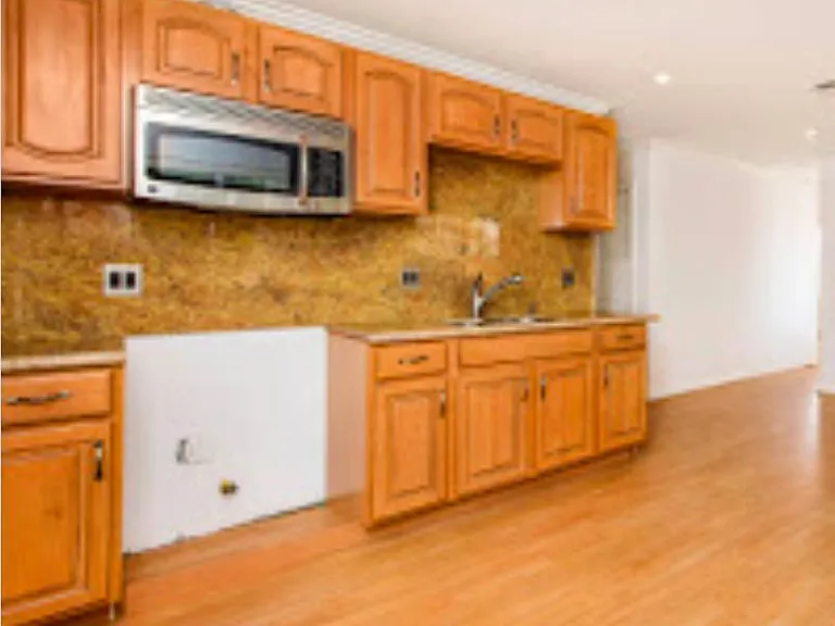 1065 Allen Ave — Photo 8