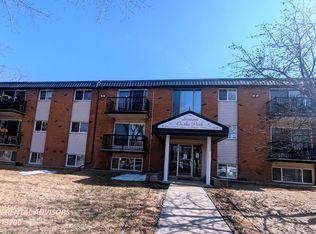 10255 117th St NW #18, Edmonton, AB T5K 1X7