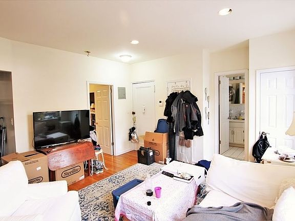 4th image of 151 E 81st St APT 6B