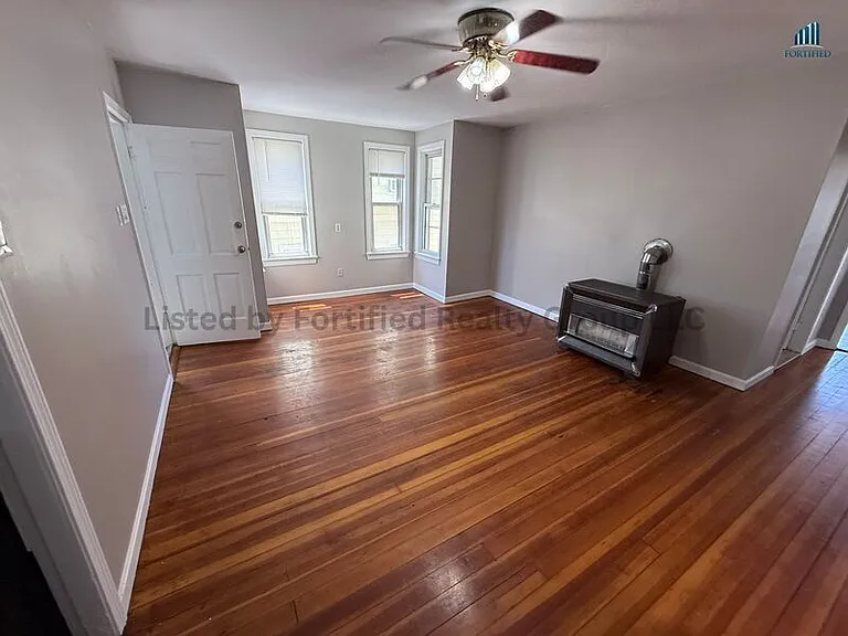 318 Broadway #2 — Photo 10
