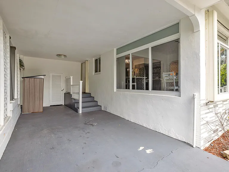 1031 NE Little River Dr — Photo 10