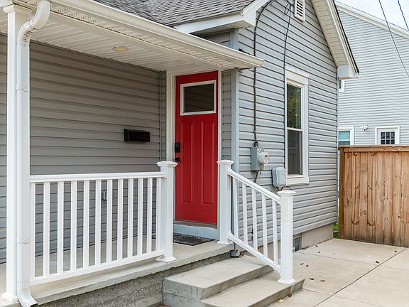 4th image of 326 E Lincoln St