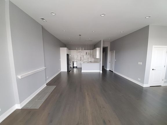 3rd image of 2223 W Washington Blvd