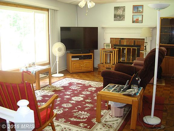 4th image of 14 Berkshire Ln