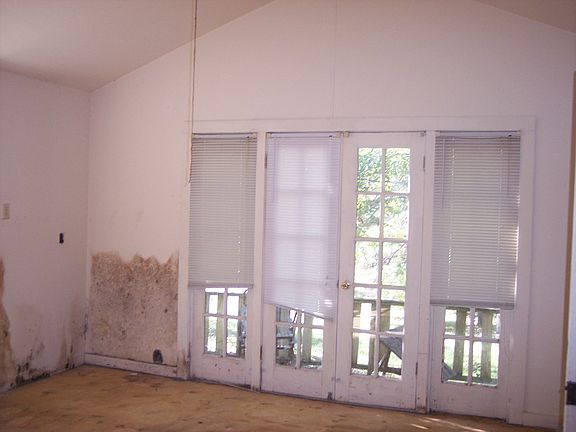 4th image of 906 Spruce St