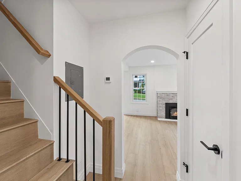 32 Brook St — Photo 13