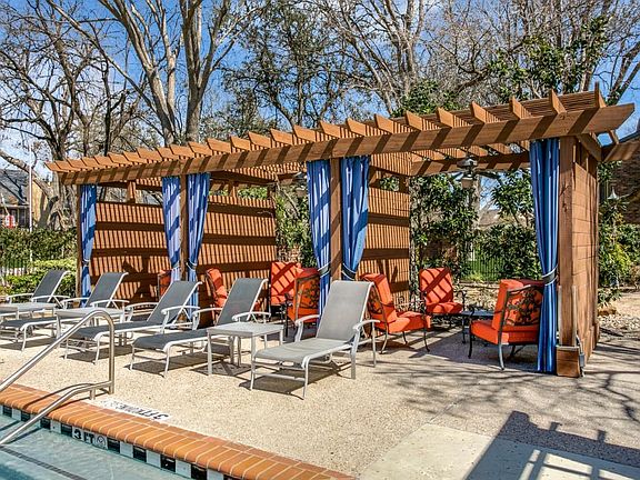 Pool Cabanas