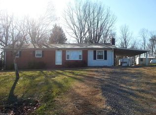 218 Western Carolina Dr, Mount Airy, NC 27030