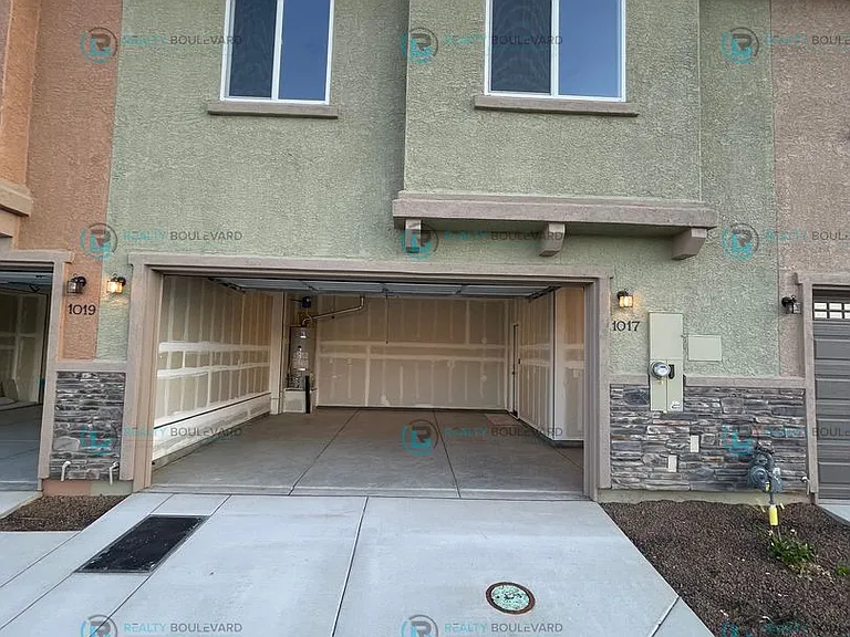 1017 Middle Gate Rd — Photo 3