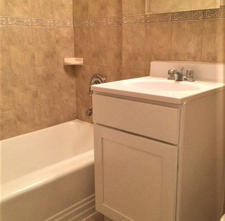 5th image of 16605 Highland Ave APT 4K